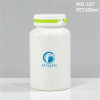 пластиковые бутылки с отверстиями